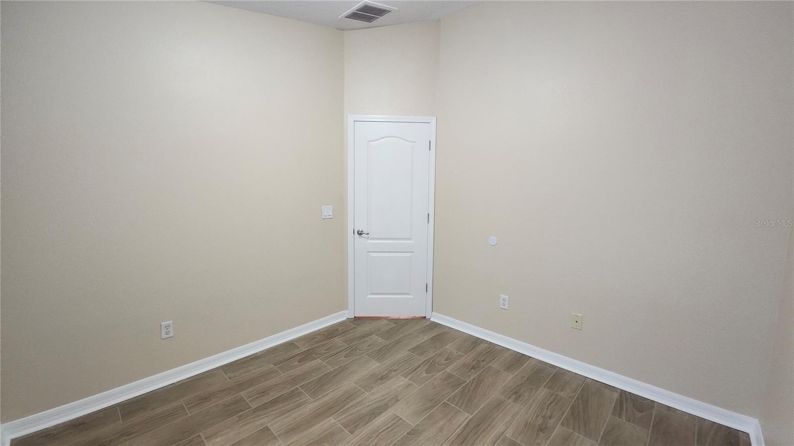 CARRIAGE POINTE PH 1 - Residential Lease