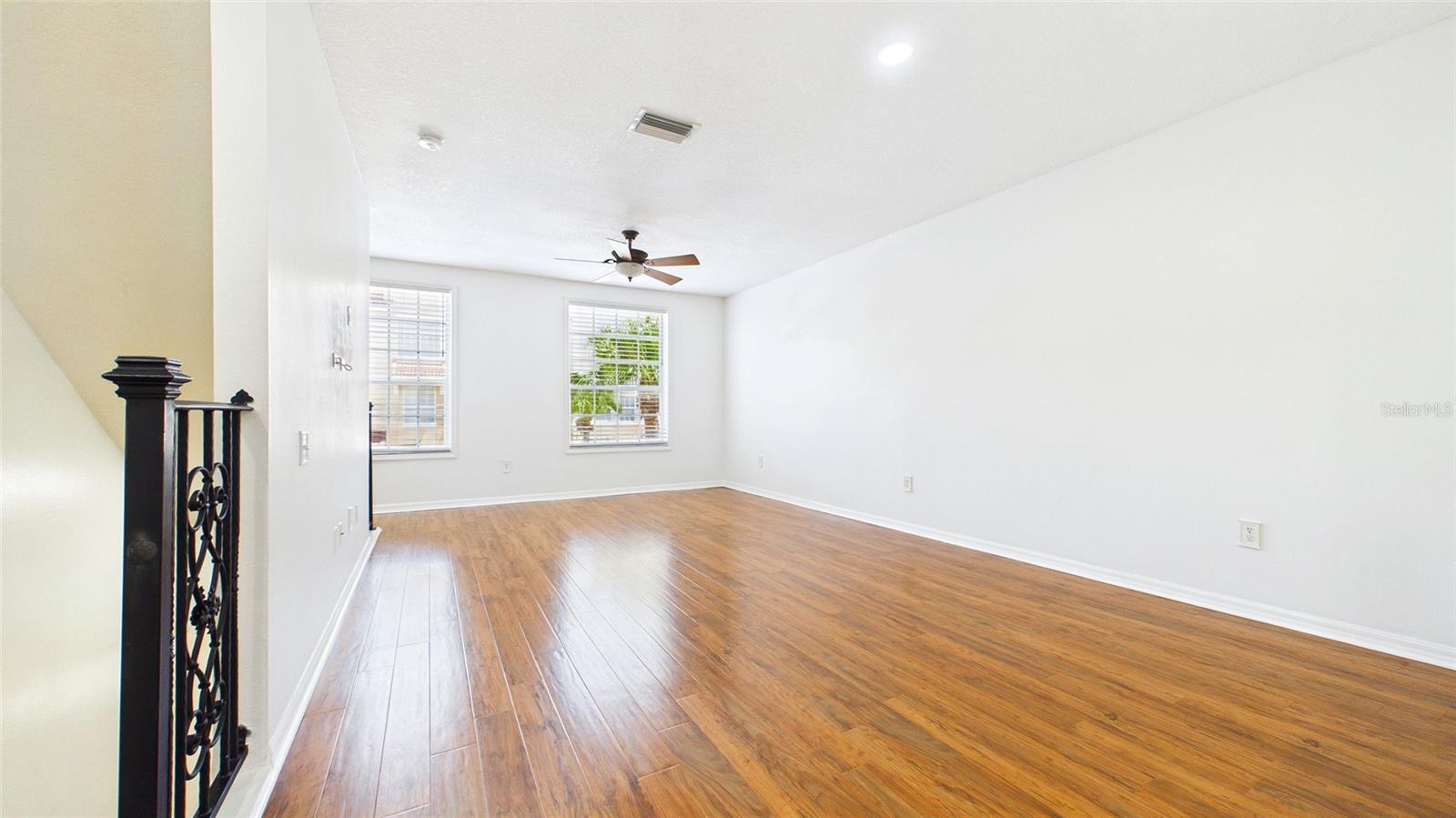 BAYSHORE WEST - Residential Lease