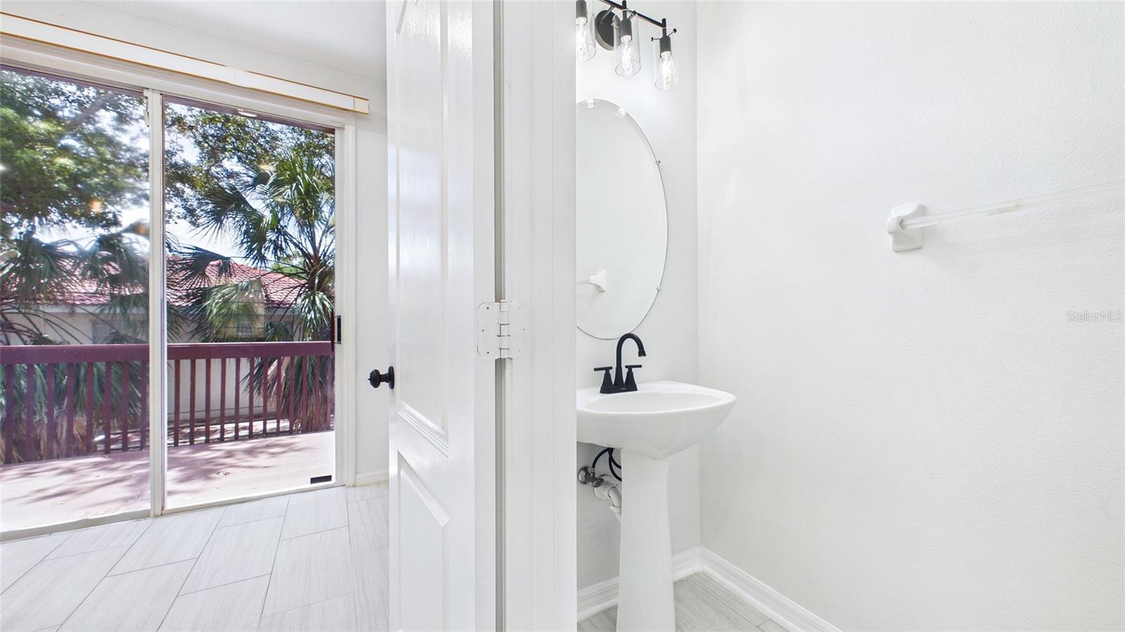 BAYSHORE WEST - Residential Lease