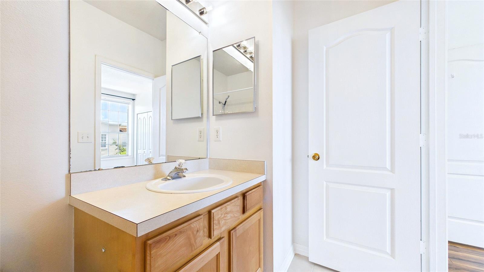BAYSHORE WEST - Residential Lease
