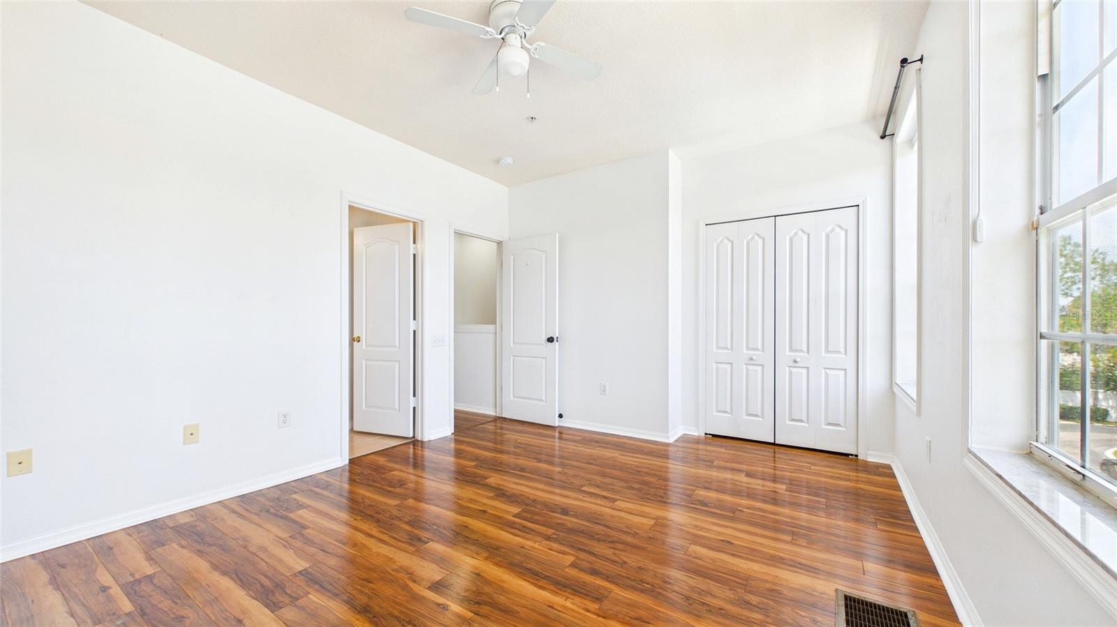 BAYSHORE WEST - Residential Lease