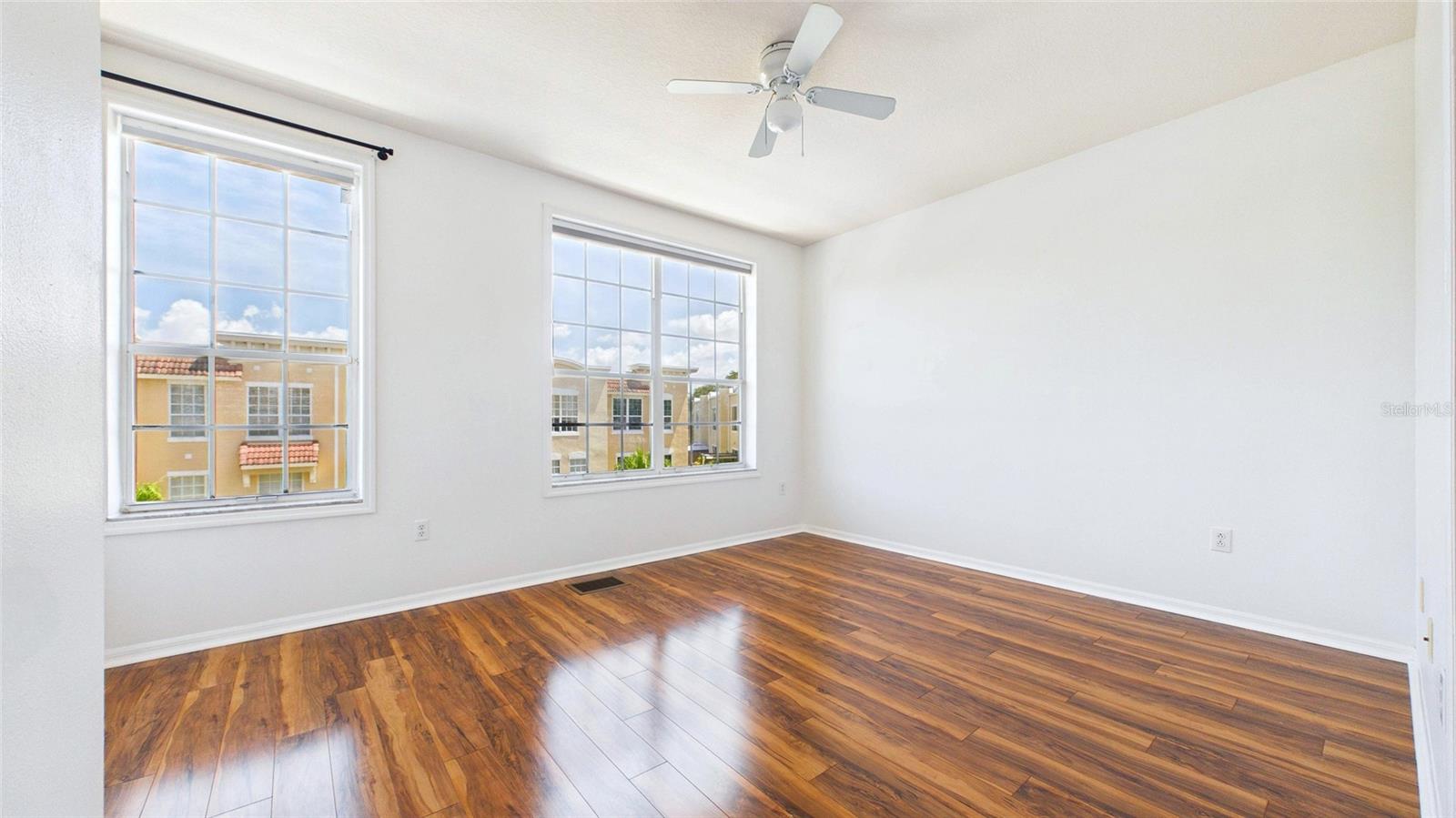BAYSHORE WEST - Residential Lease