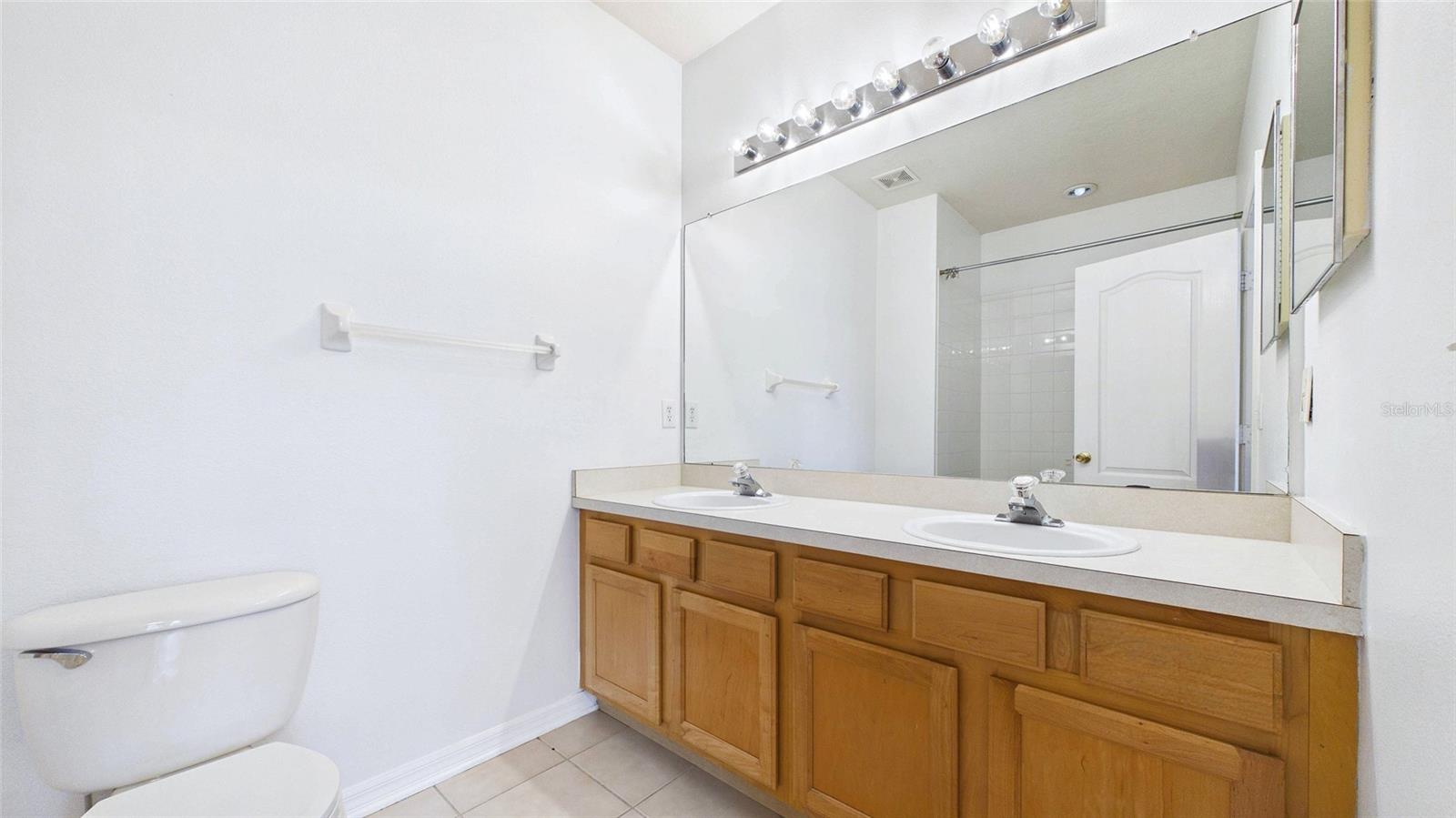 BAYSHORE WEST - Residential Lease