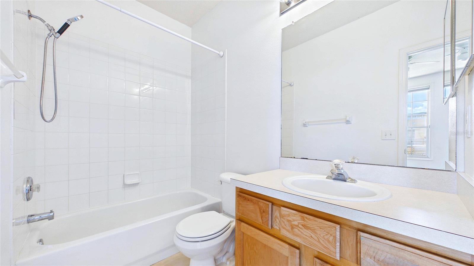 BAYSHORE WEST - Residential Lease
