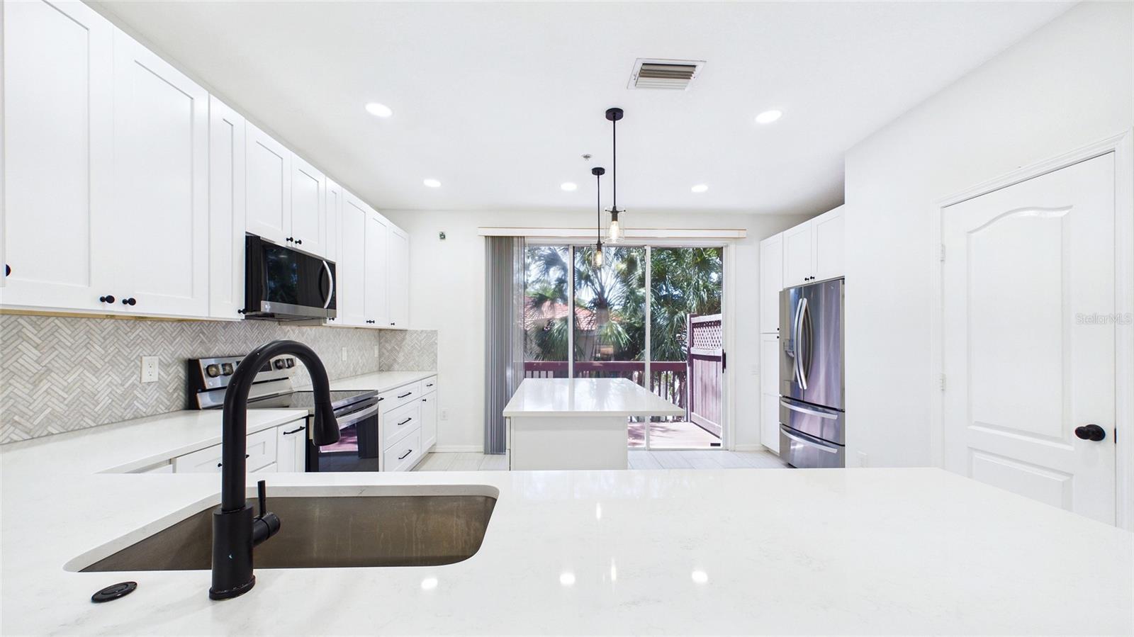 BAYSHORE WEST - Residential Lease