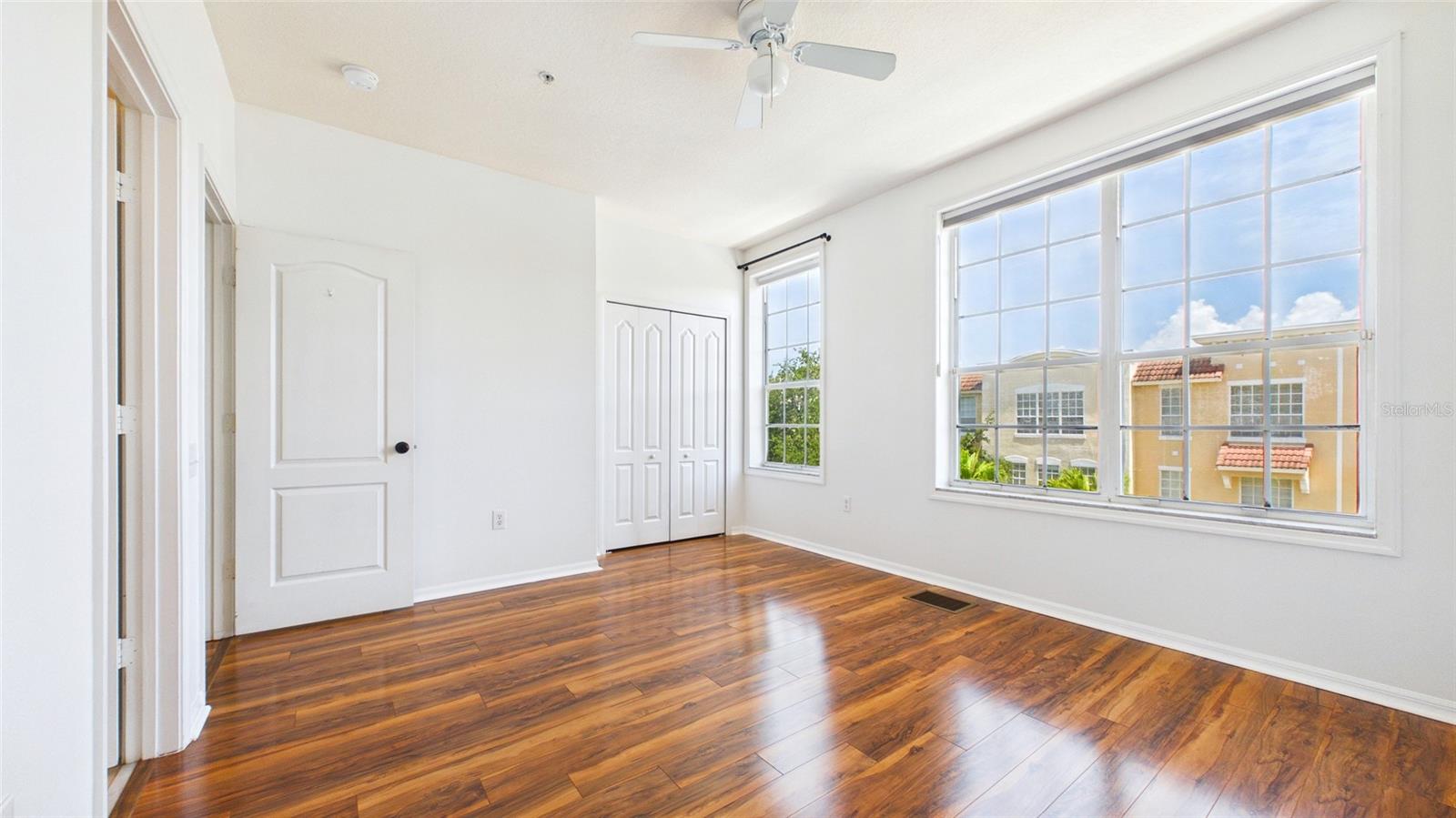 BAYSHORE WEST - Residential Lease