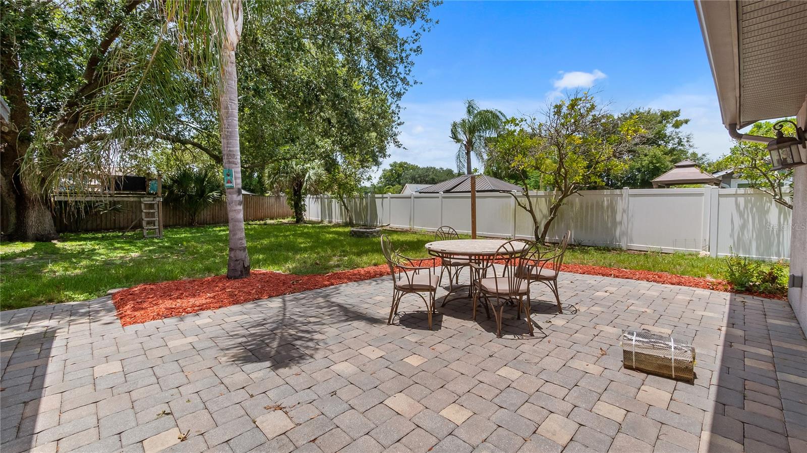 VALENCIA HILLS - Residential