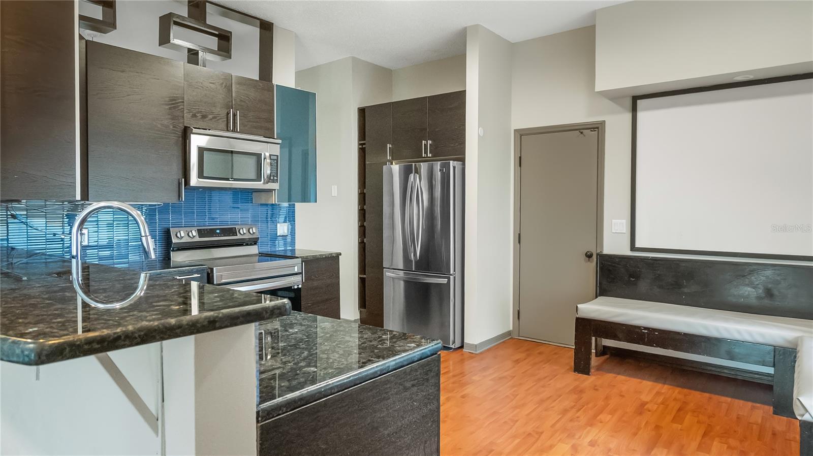 VALENCIA HILLS - Residential