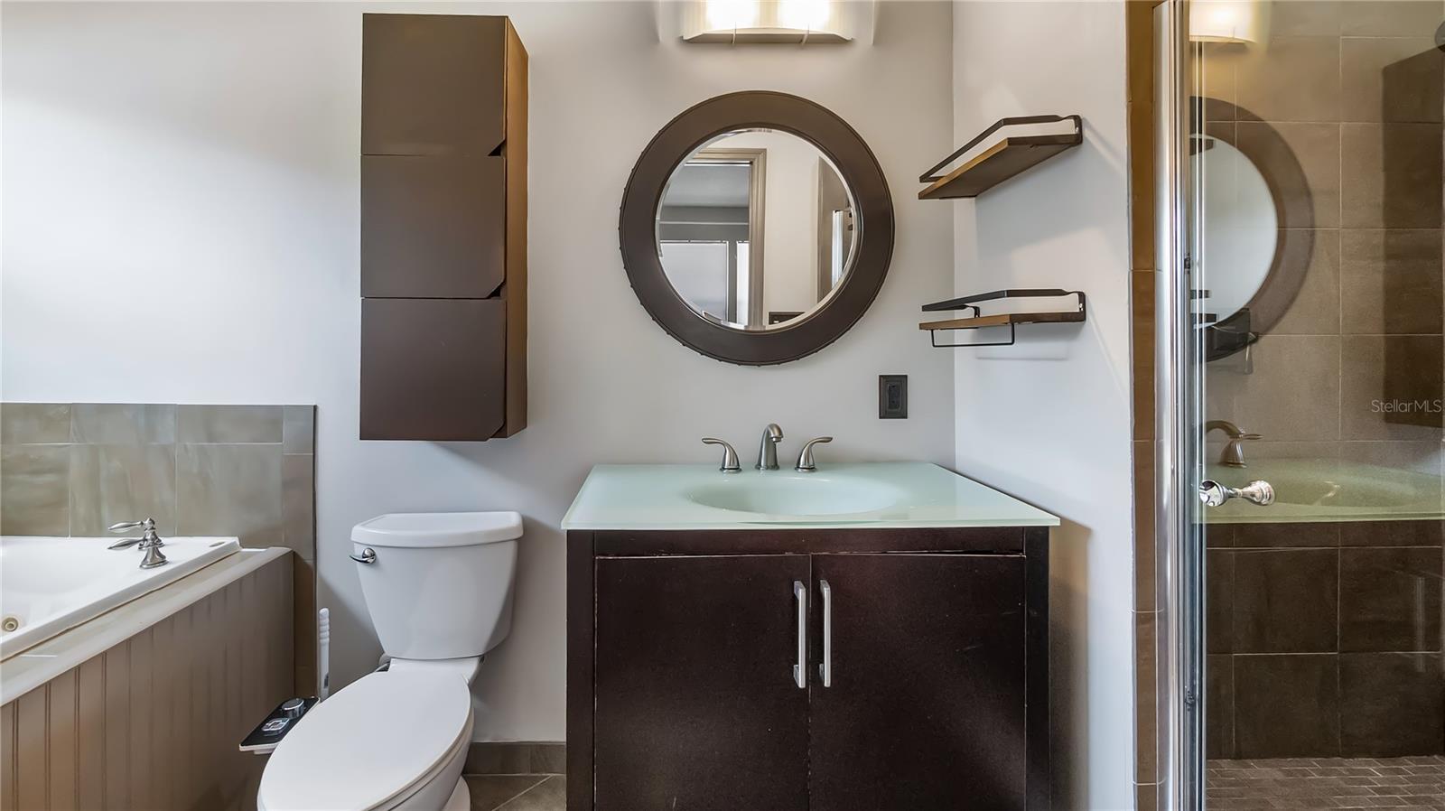 VALENCIA HILLS - Residential