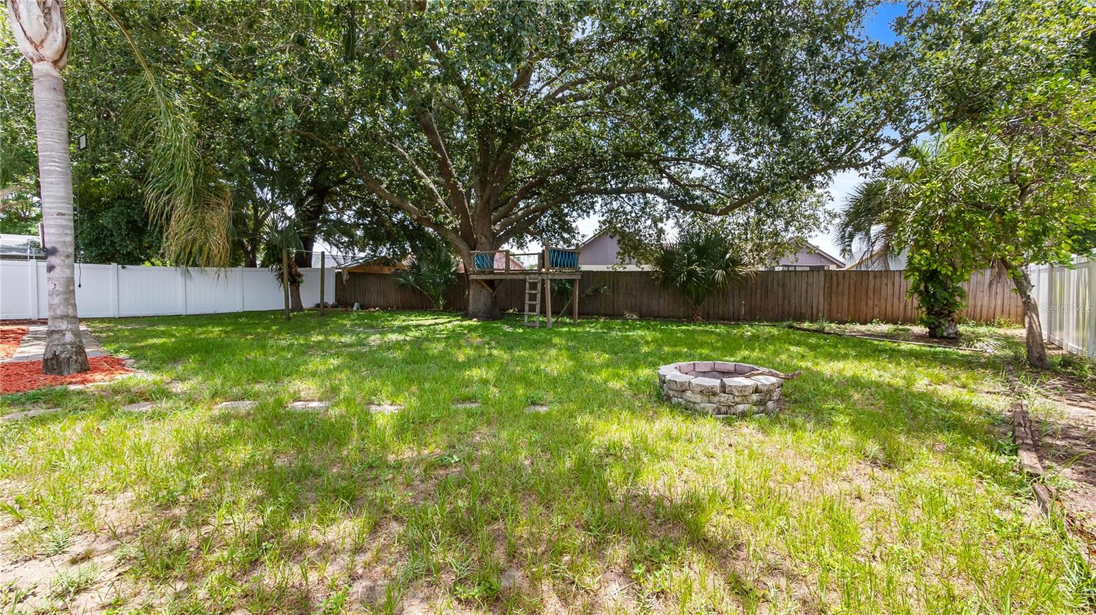 VALENCIA HILLS - Residential