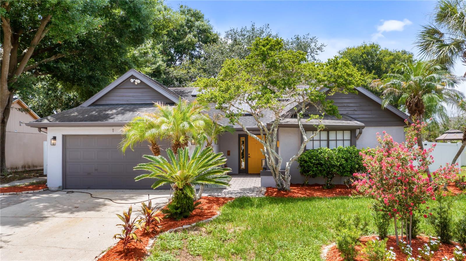 VALENCIA HILLS - Residential