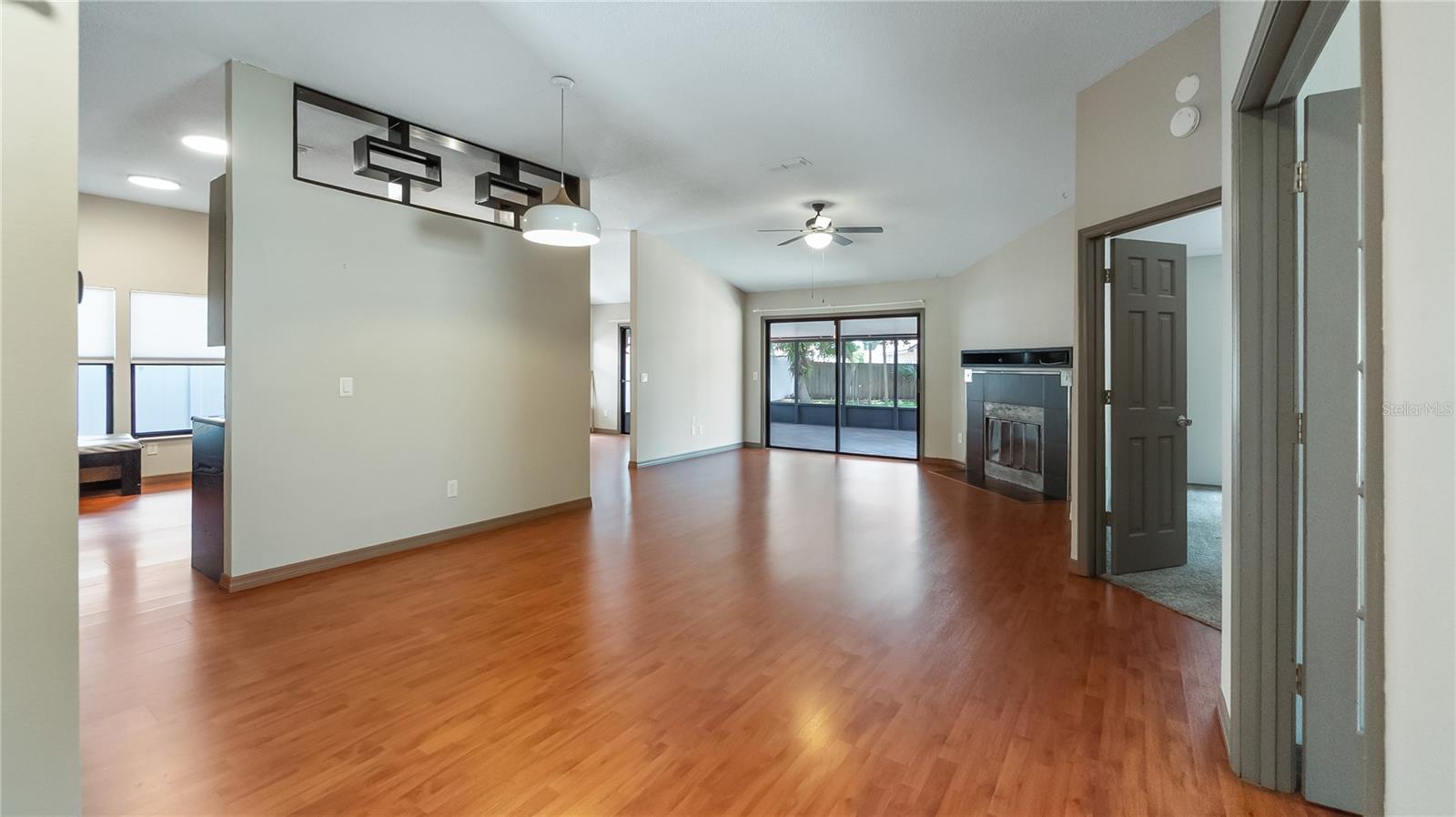 VALENCIA HILLS - Residential