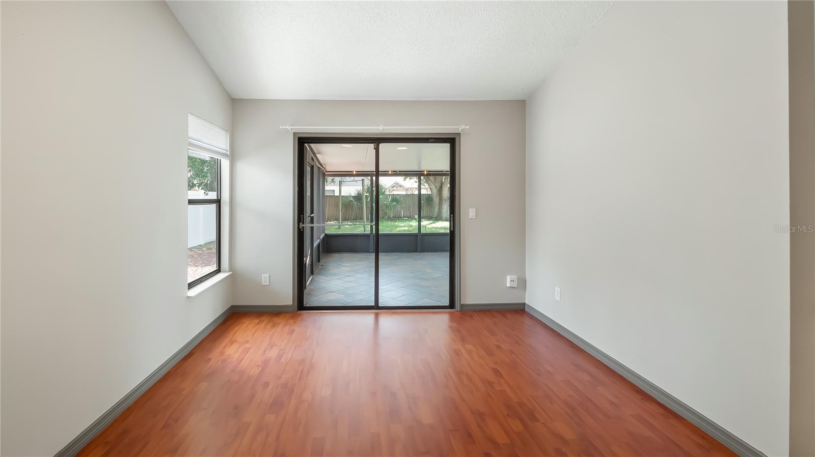 VALENCIA HILLS - Residential