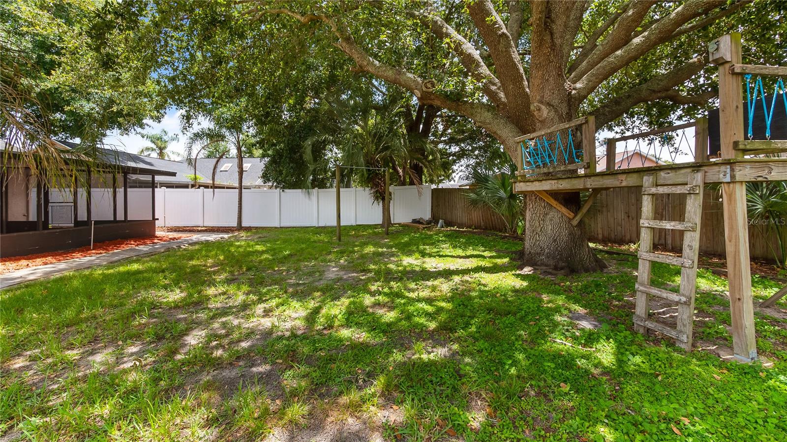 VALENCIA HILLS - Residential