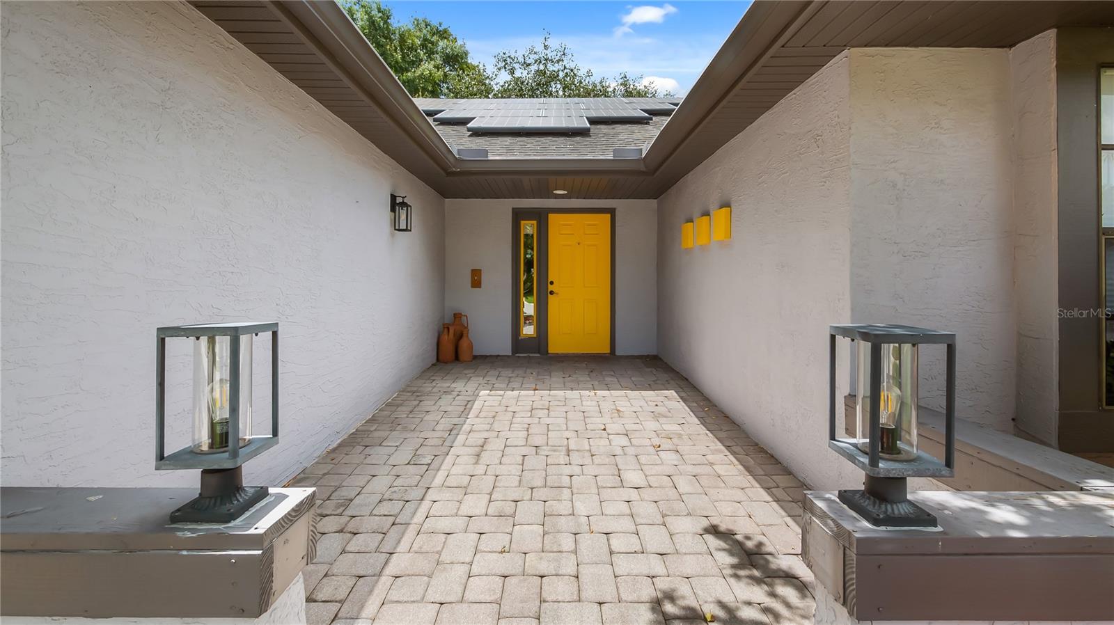 VALENCIA HILLS - Residential