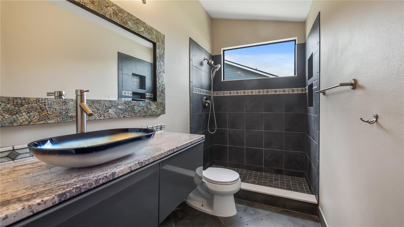 VALENCIA HILLS - Residential