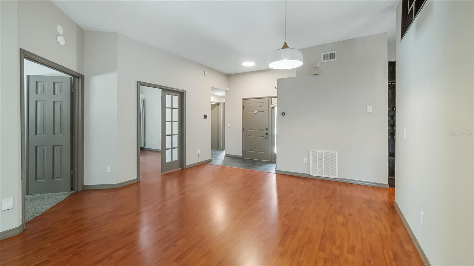 VALENCIA HILLS - Residential