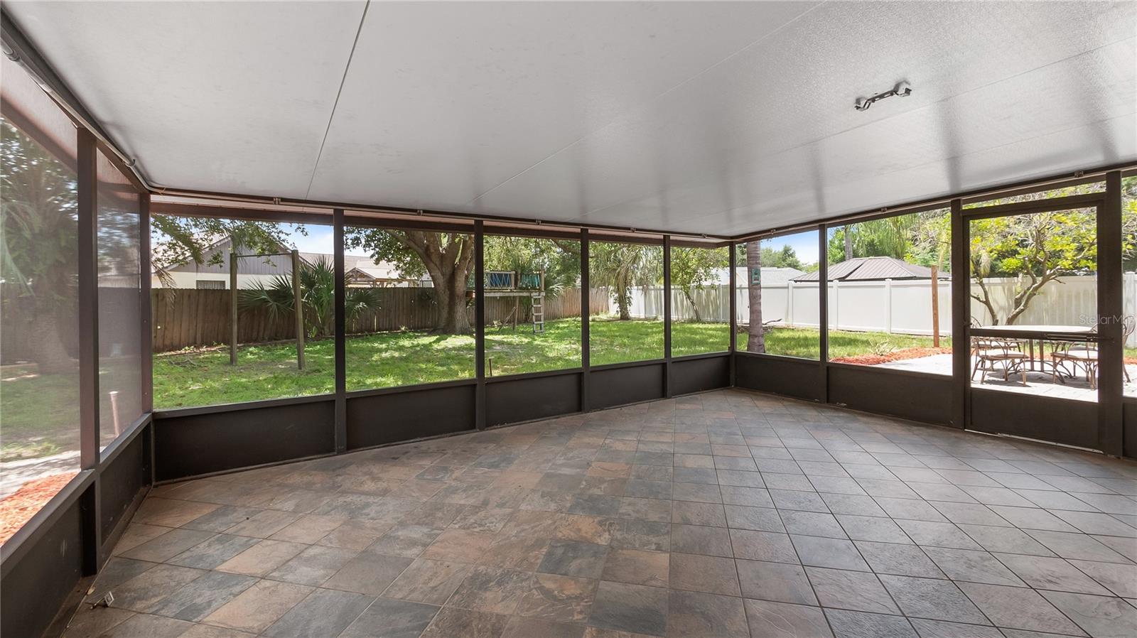 VALENCIA HILLS - Residential
