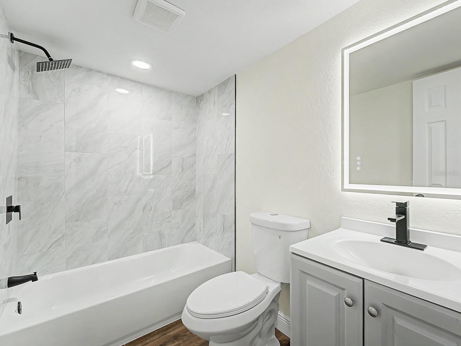 OAKWOOD ESTATES - Residential