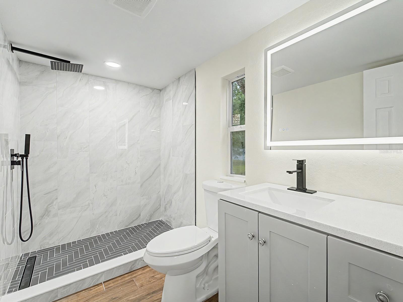 OAKWOOD ESTATES - Residential
