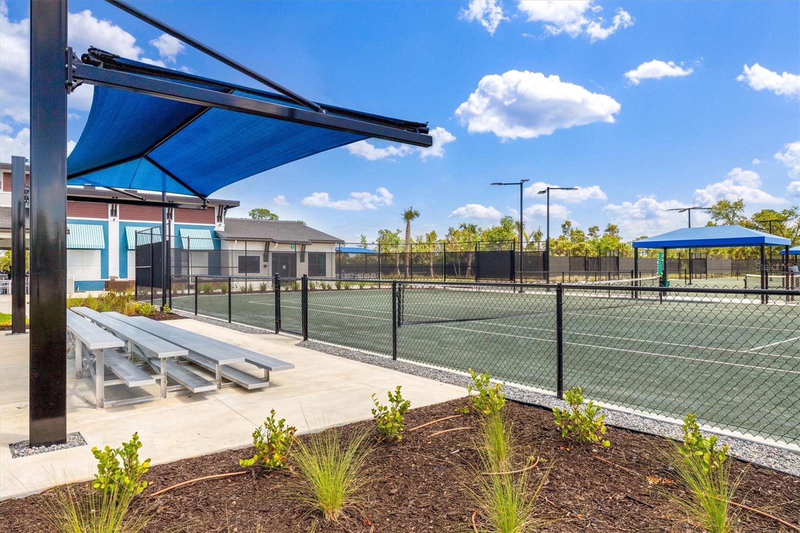 WELLEN PARK GOLF & COUNTRY CLUB - Residential
