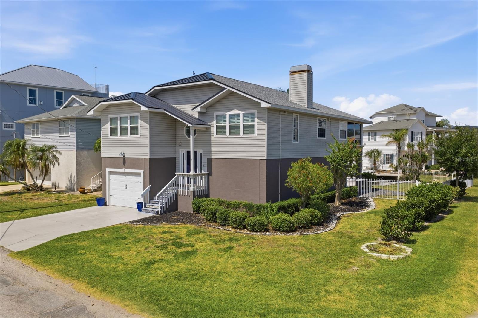 HUDSON BEACH ESTATES - Residential