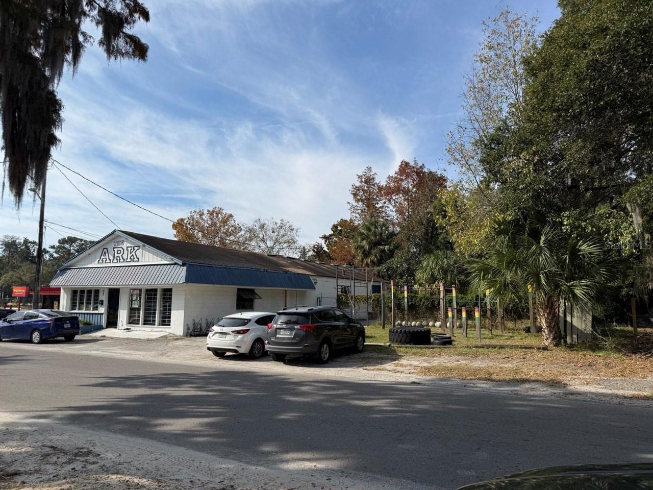 DOIG & ROBERTSONS ADDN-W R THOMAS - Commercial Sale