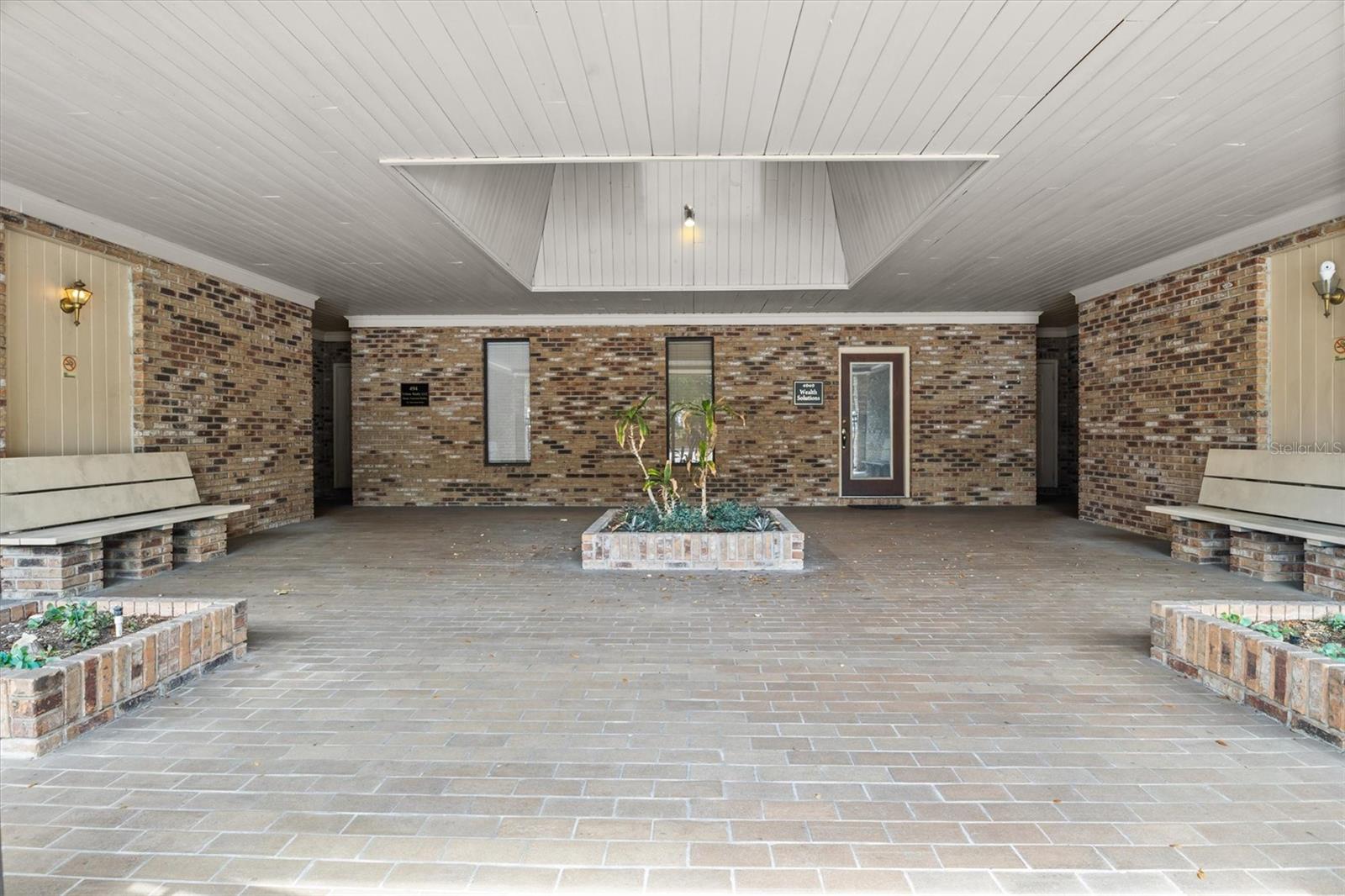 GASLIGHT COMMONS AN OFFICE CONDO - Commercial Lease