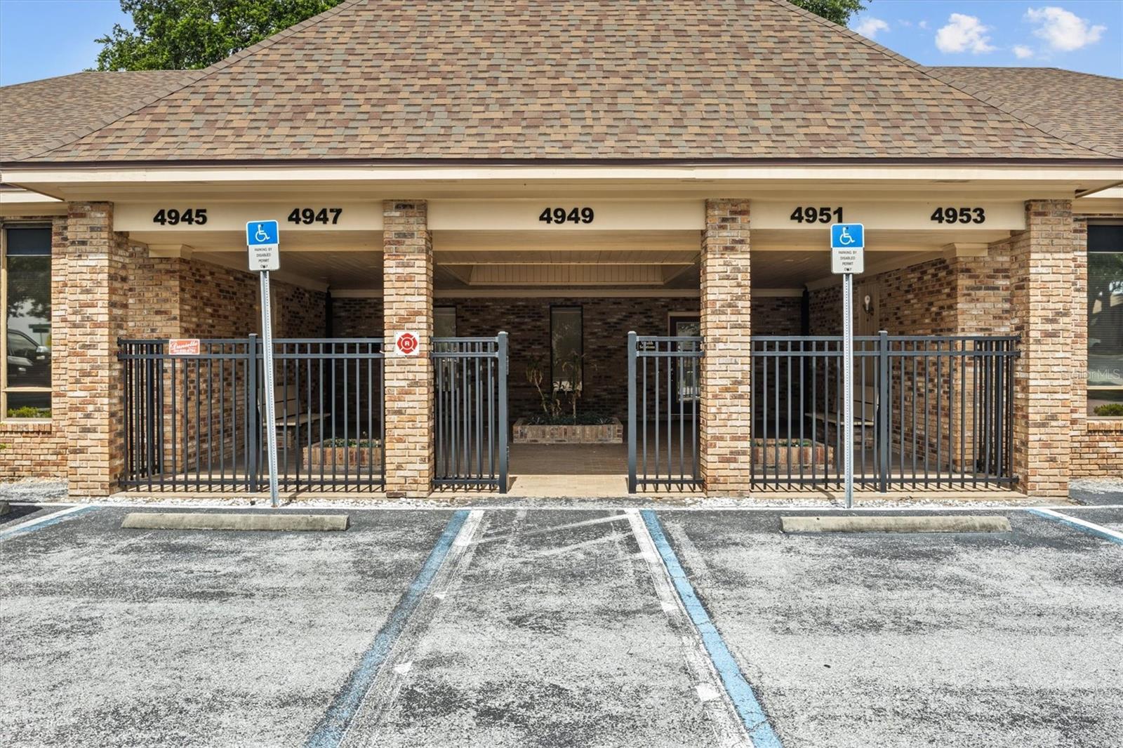 GASLIGHT COMMONS AN OFFICE CONDO - Commercial Lease