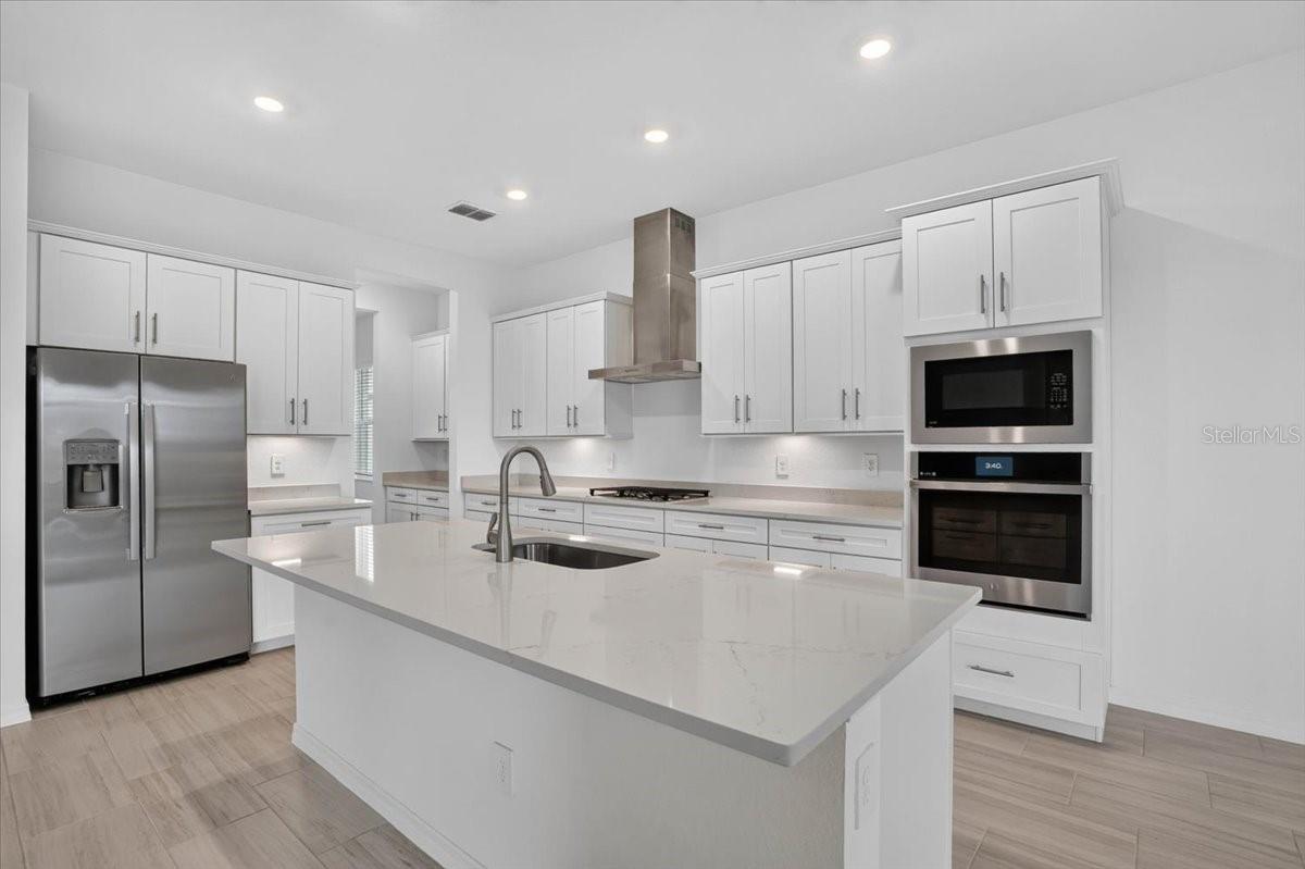 CALUSA COUNTY CLUB - Residential Lease