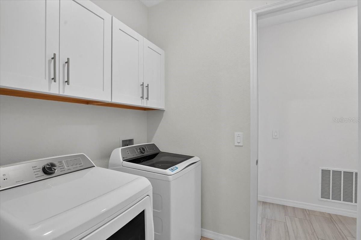 CALUSA COUNTY CLUB - Residential Lease
