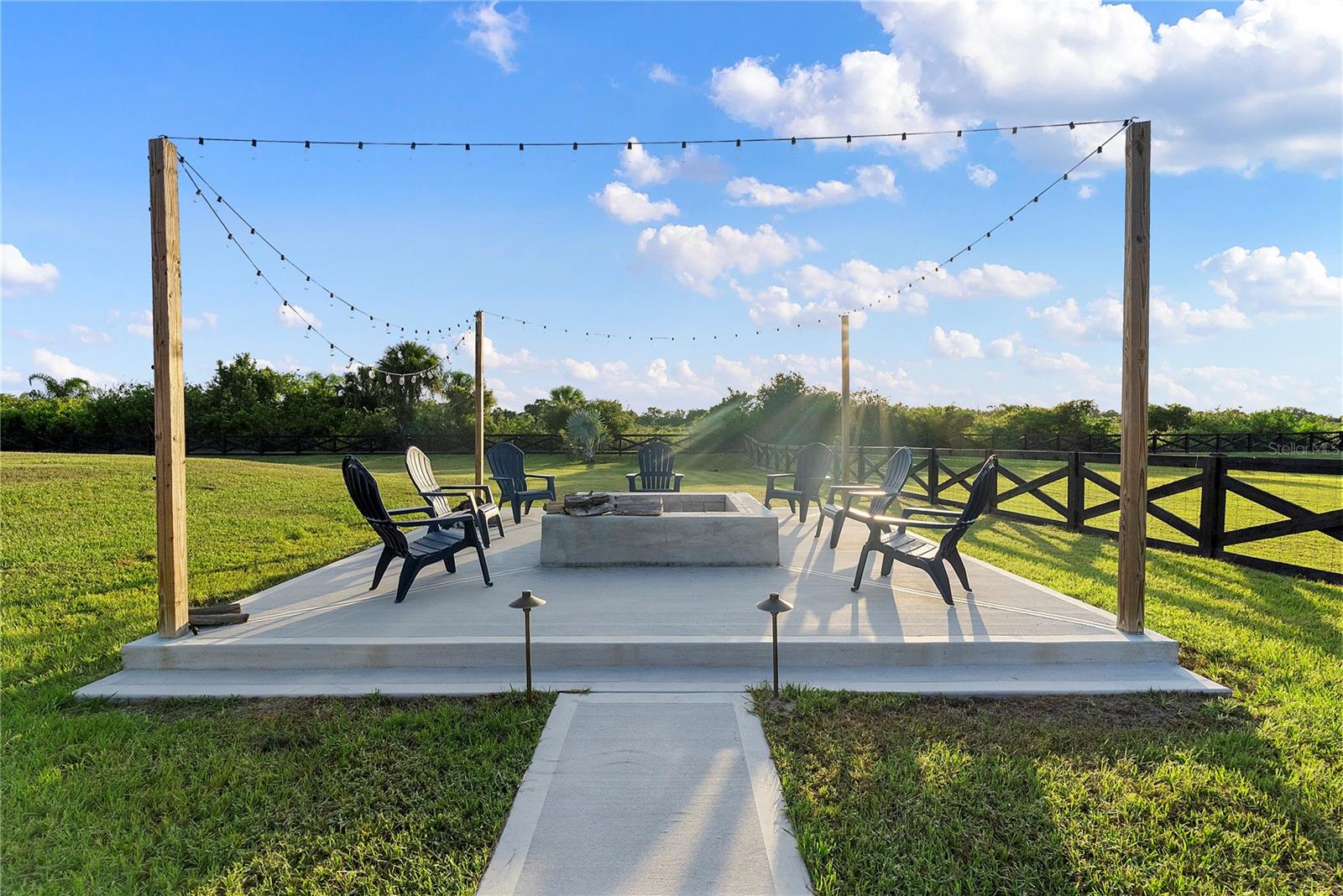 BLACK HAMMOCK - Residential