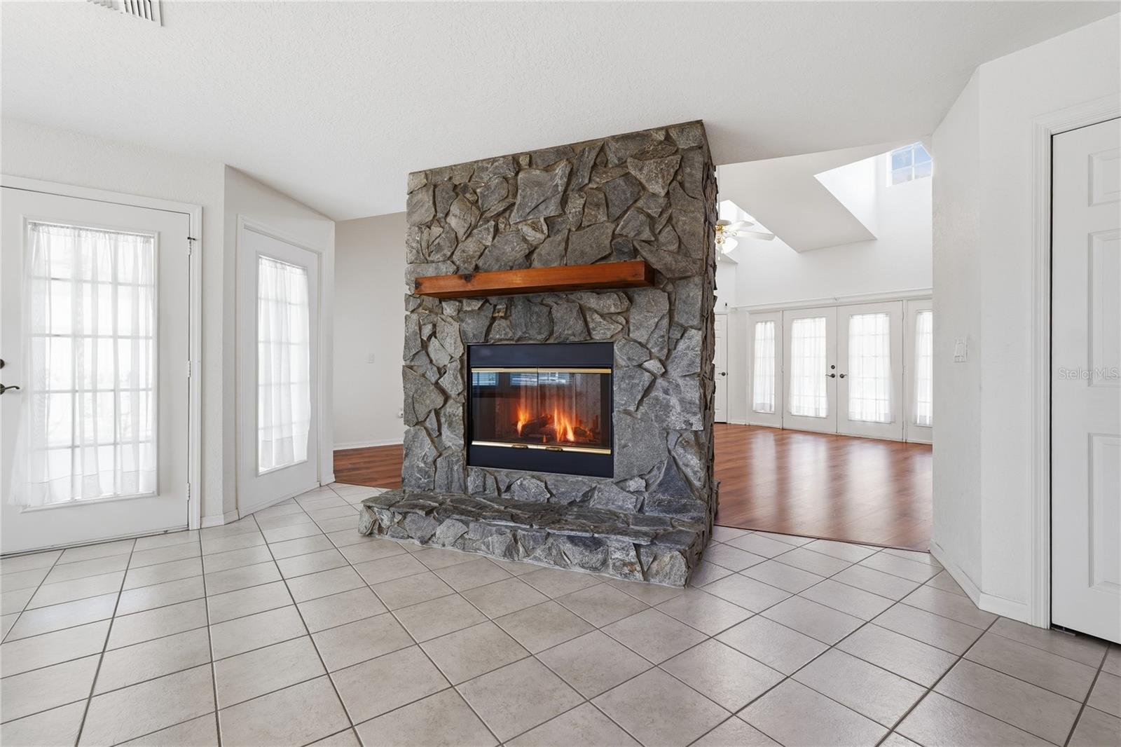 SPRING HILL - Residential