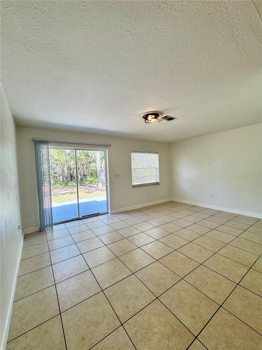 SPRING HILL - Residential Income