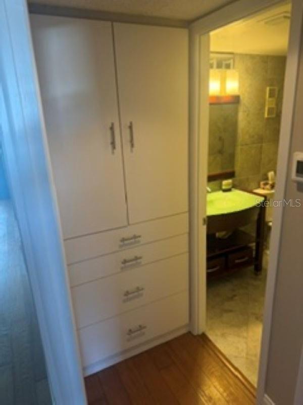 CAPTAINS QUARTERS - Residential