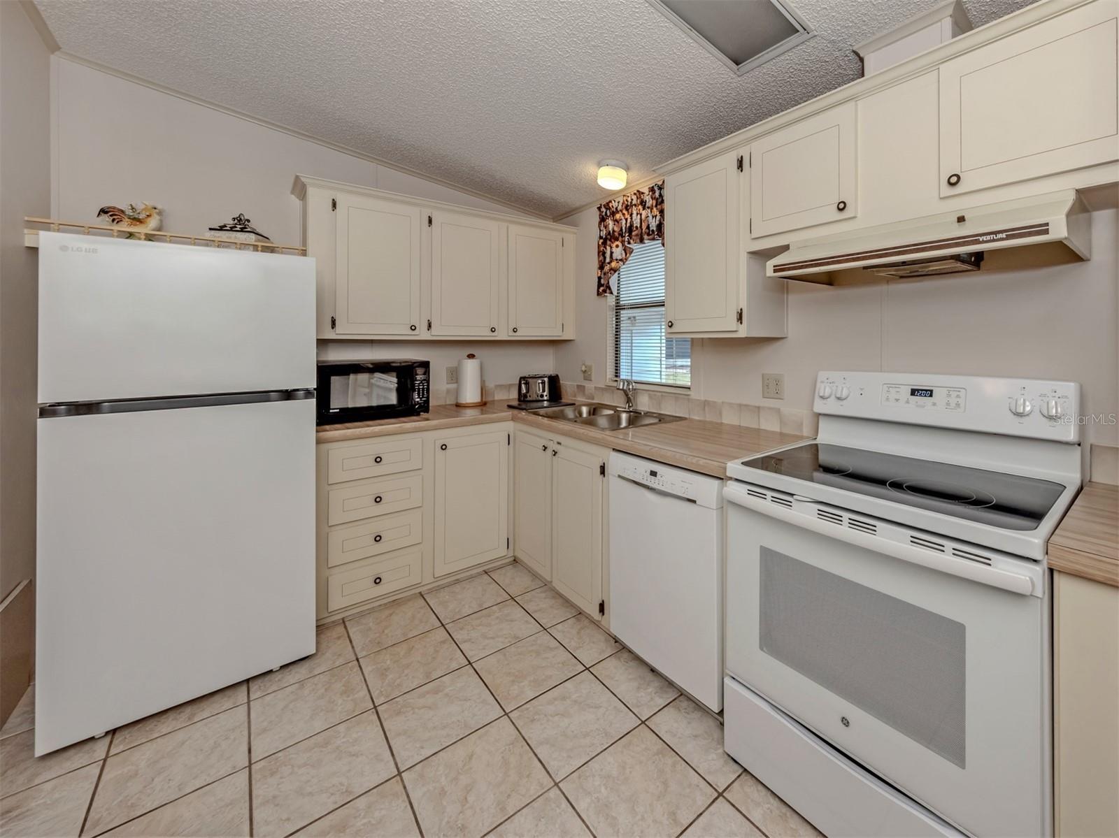 HARBOR ISLES III - Residential