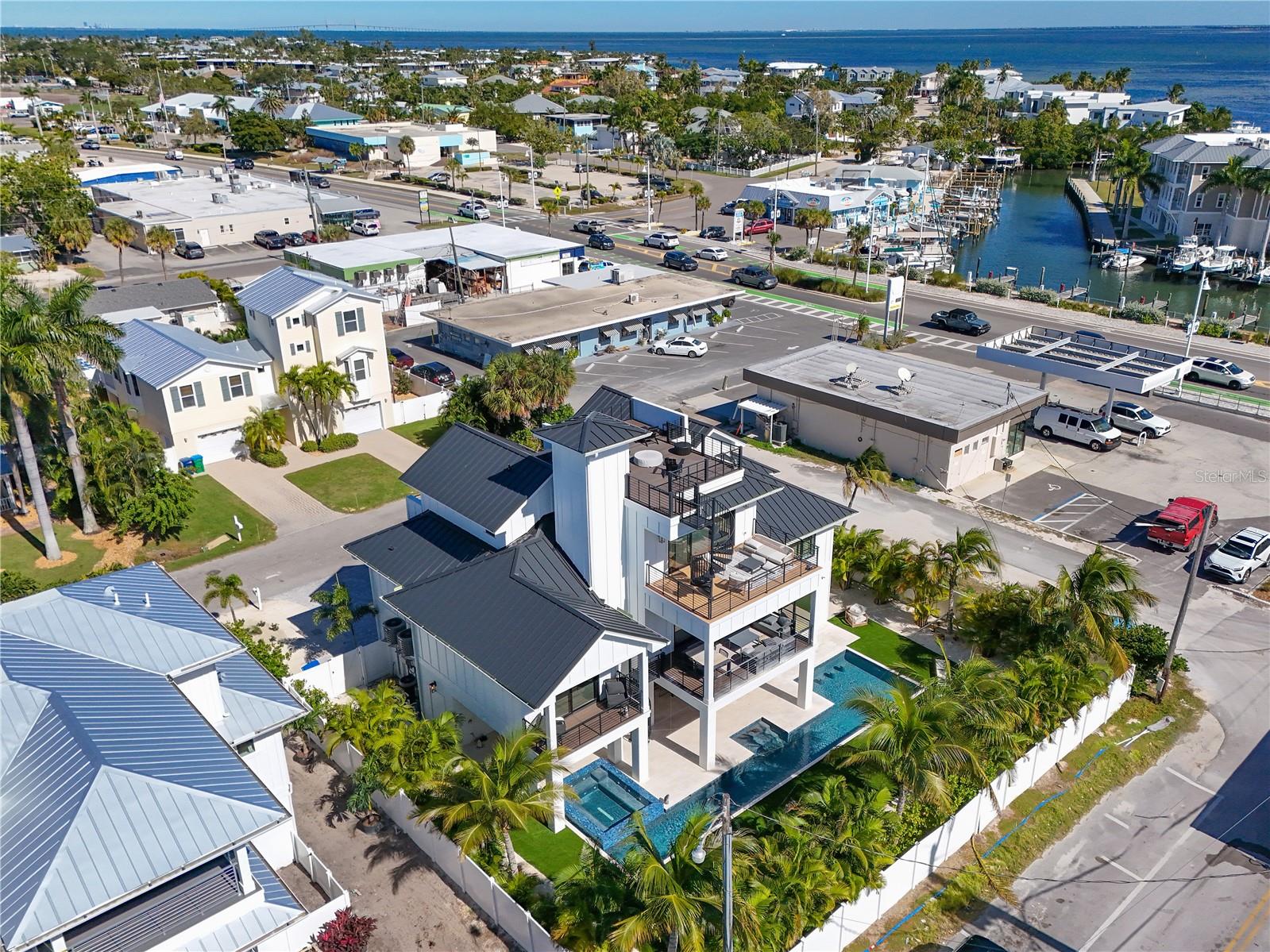 HOLMES BEACH 11TH UNIT - Residential