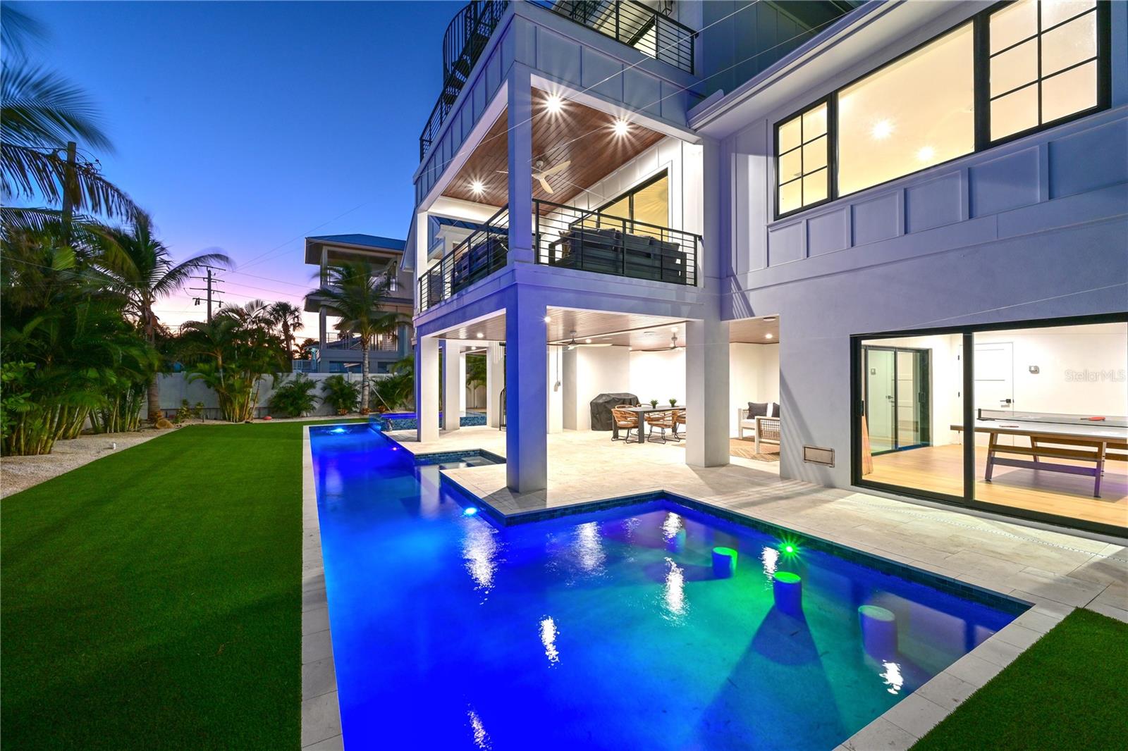 HOLMES BEACH 11TH UNIT - Residential