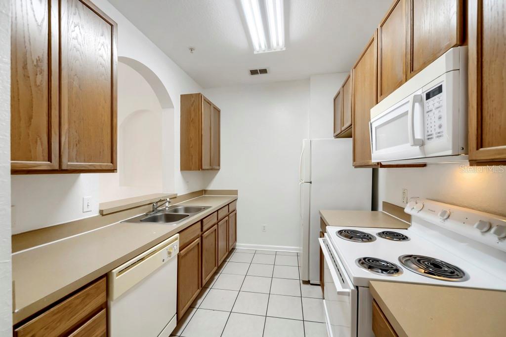 VENTURA AT STONEBRIDGE COMMONS CONDO PH 3 - Residential