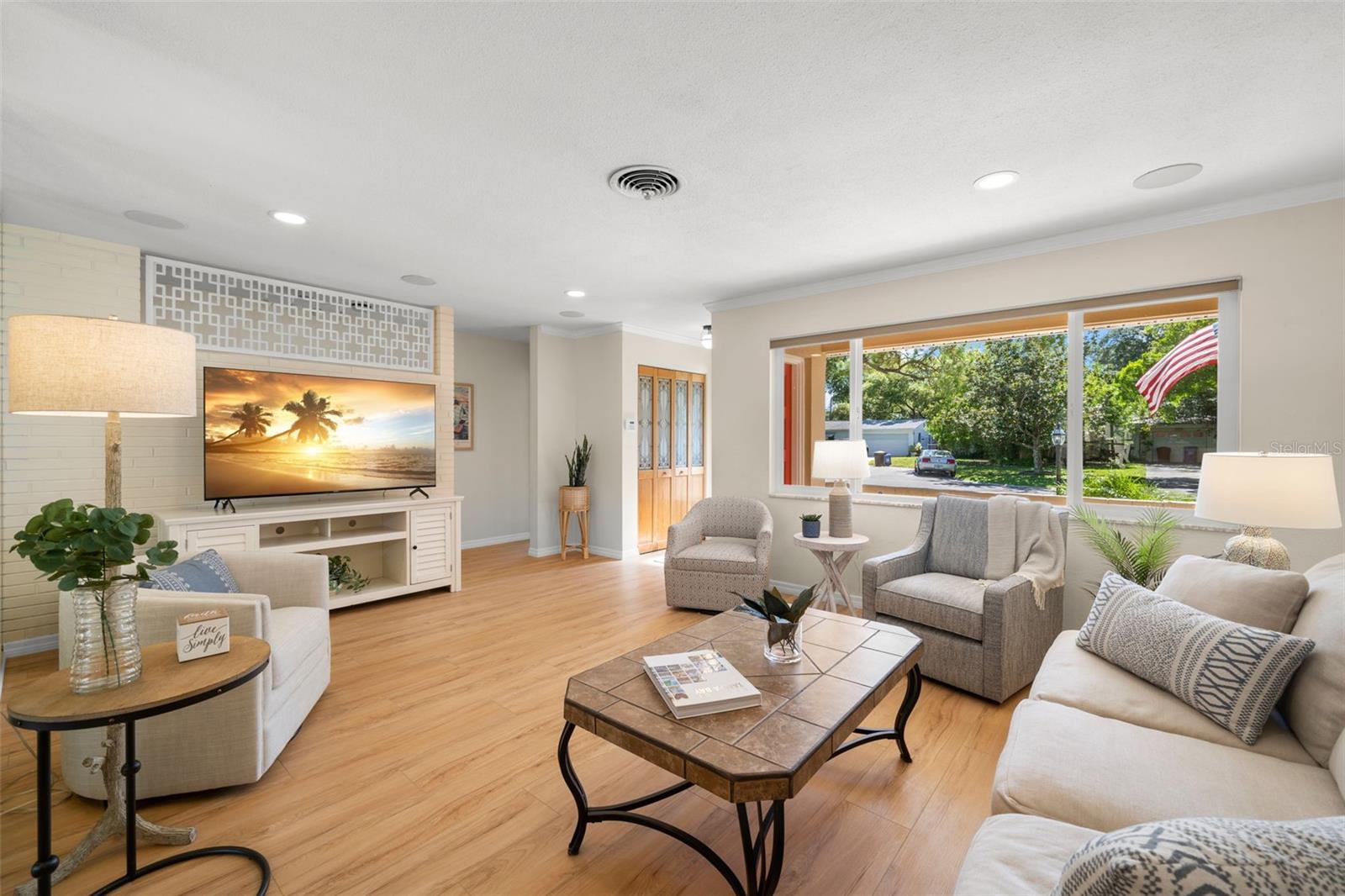RIVIERA THE - Residential Lease