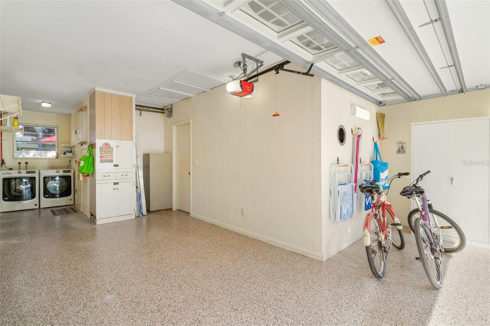 RIVIERA THE - Residential Lease