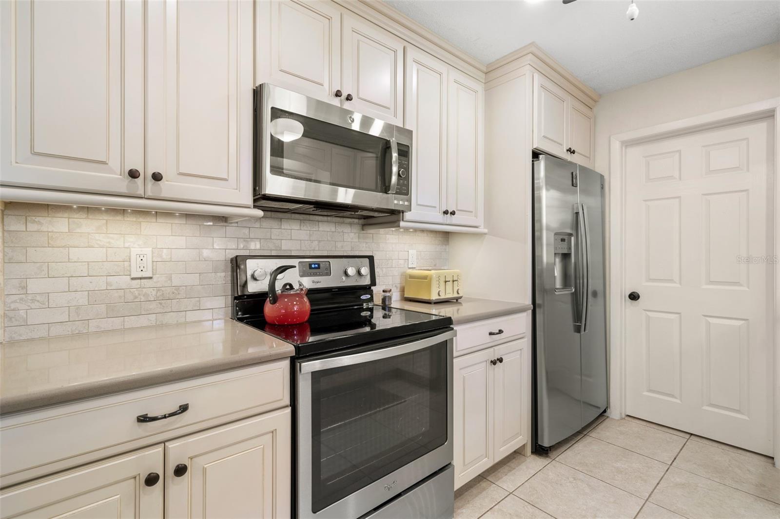 RIVIERA THE - Residential Lease