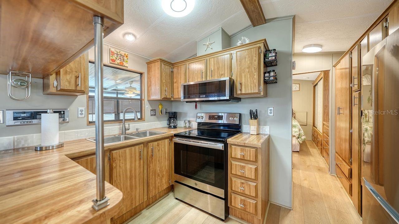 HOLIDAY TRAVEL PARK ENGLEWOOD - Residential
