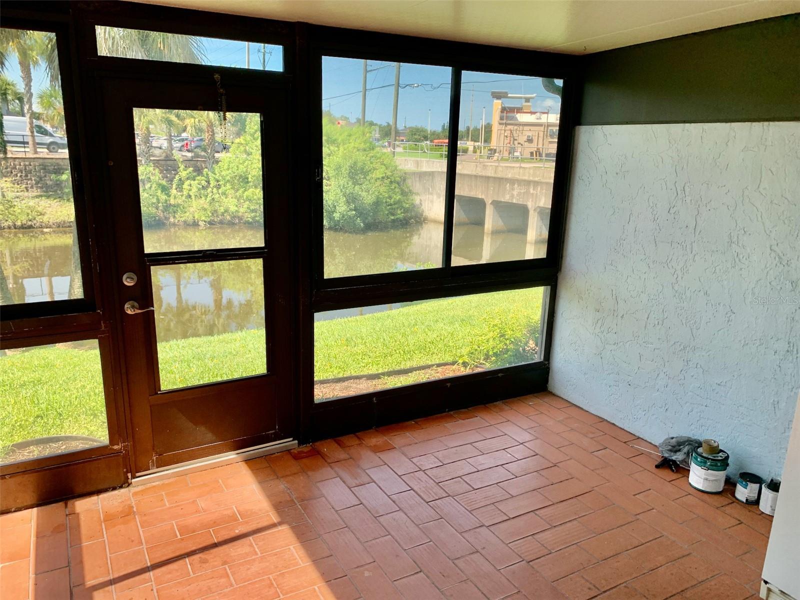 AQUA GARDENS TWNHS BLDG E - Residential Lease