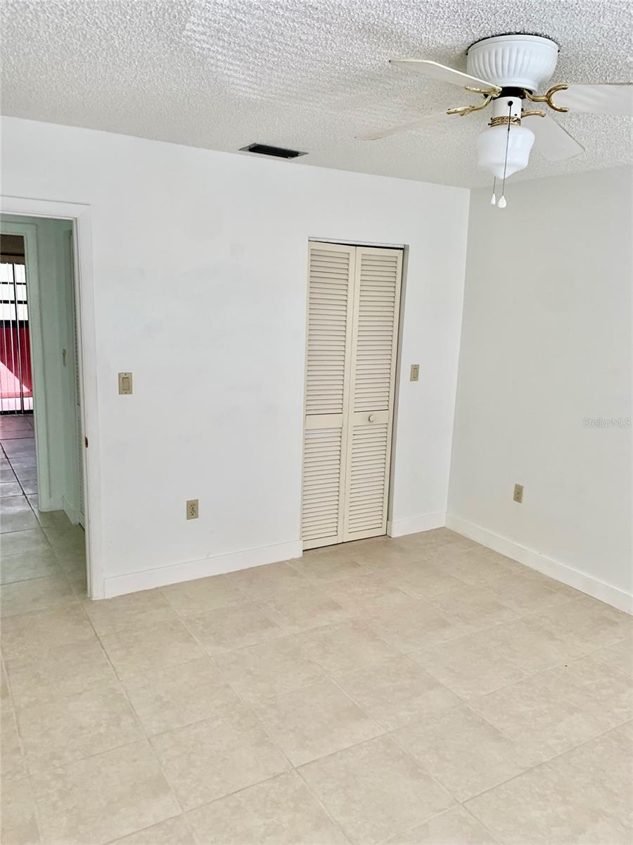 AQUA GARDENS TWNHS BLDG E - Residential Lease
