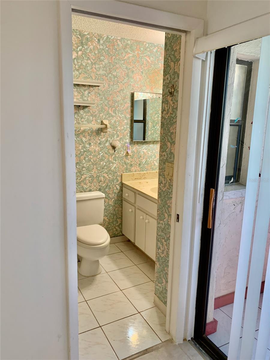 AQUA GARDENS TWNHS BLDG E - Residential Lease