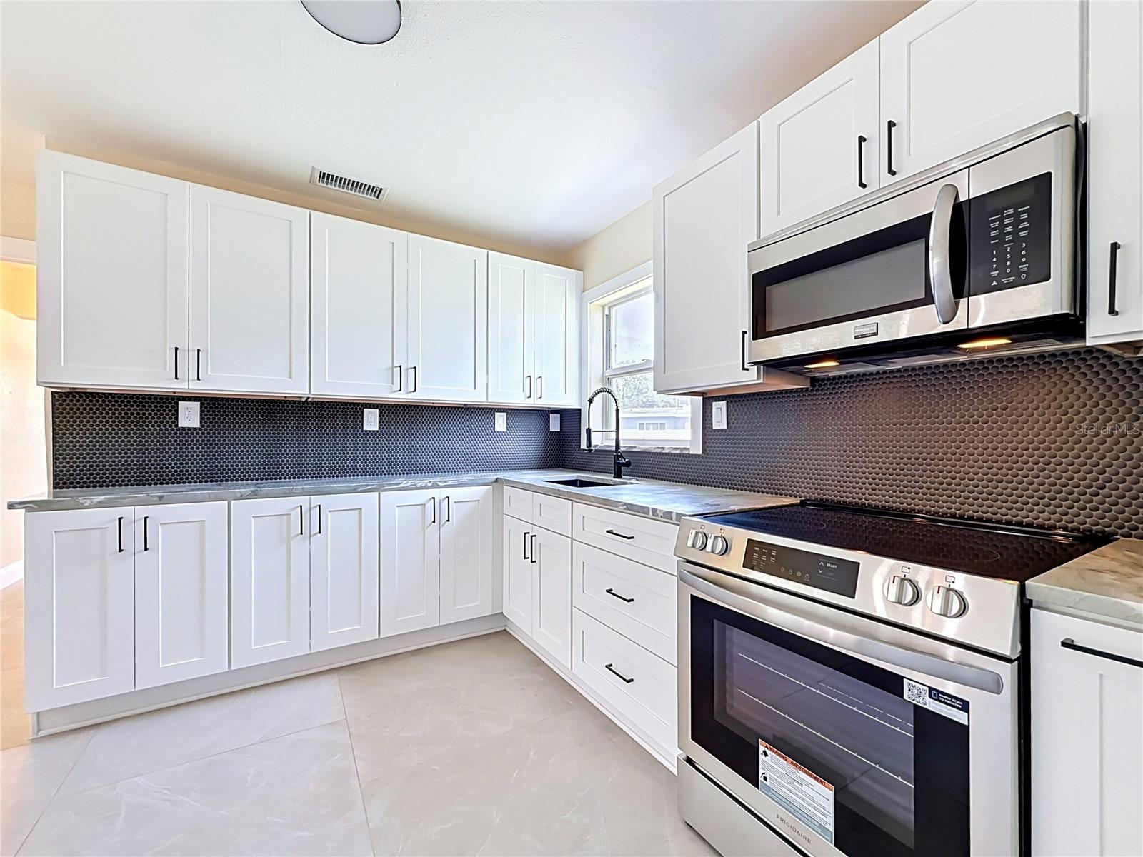 SHORE ACRES OVERLOOK SEC - Residential