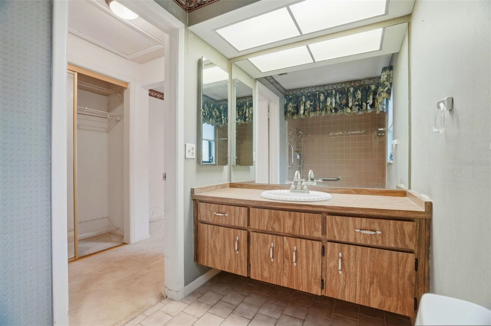 WESTLAKE VILLAGE - Residential