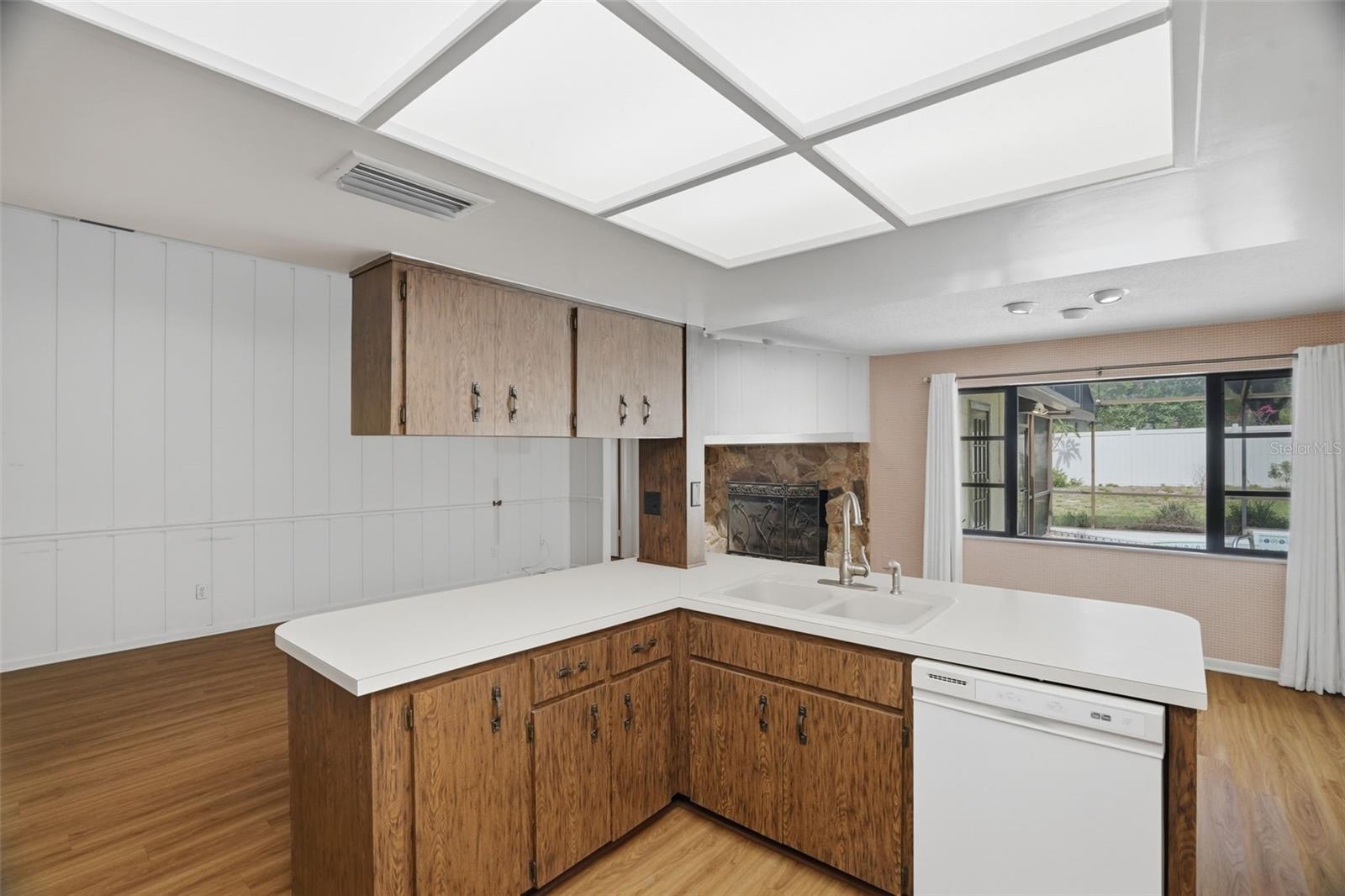 WESTLAKE VILLAGE - Residential