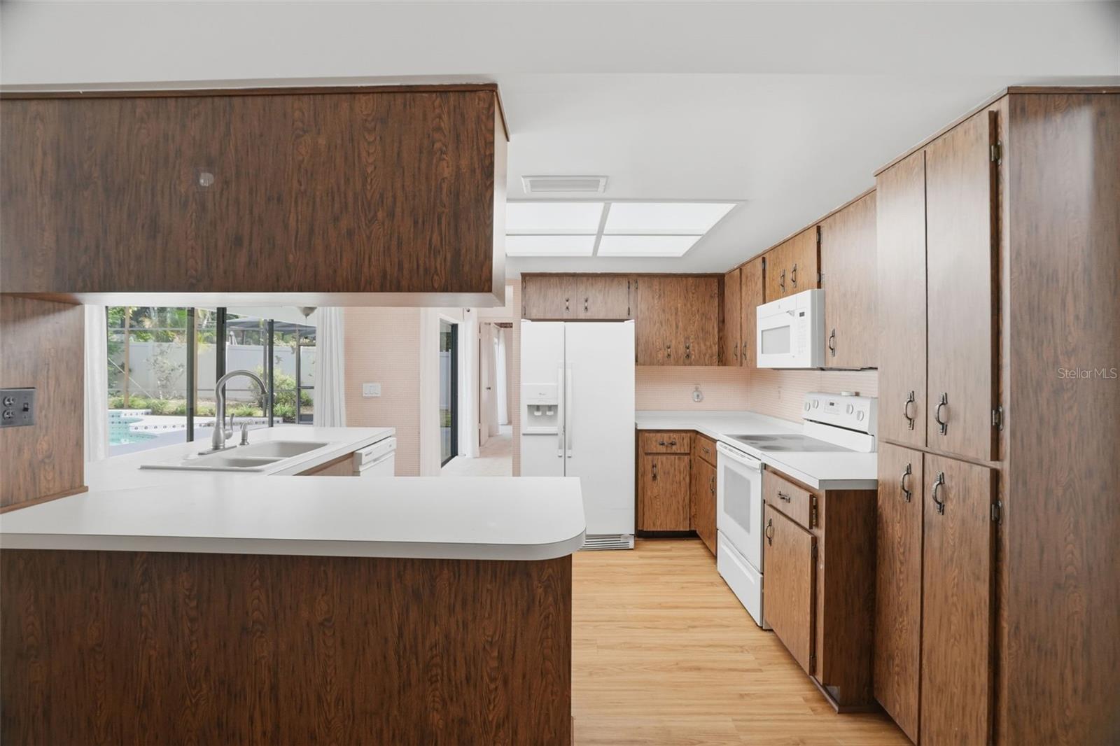 WESTLAKE VILLAGE - Residential